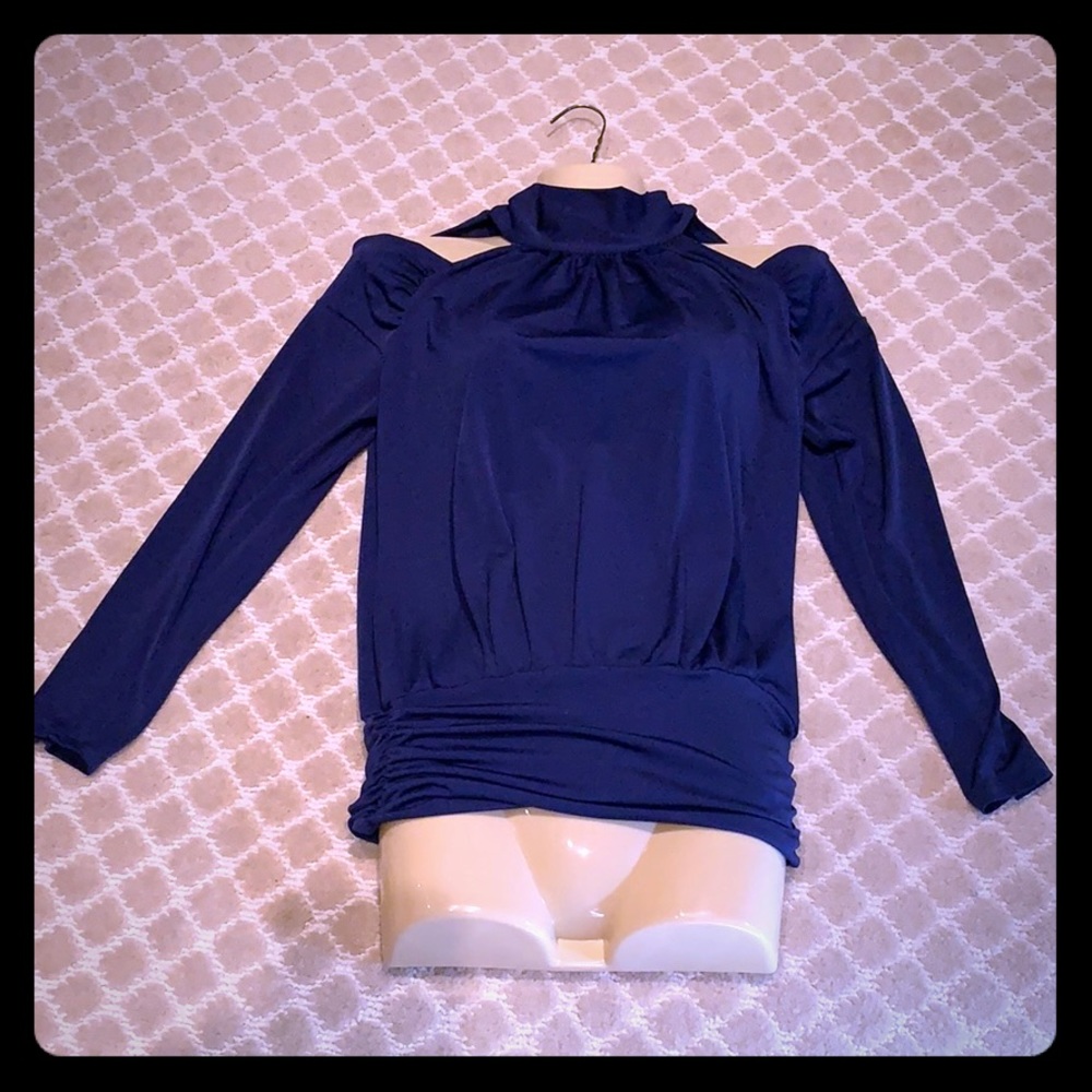 Off the shoulder long sleeve top